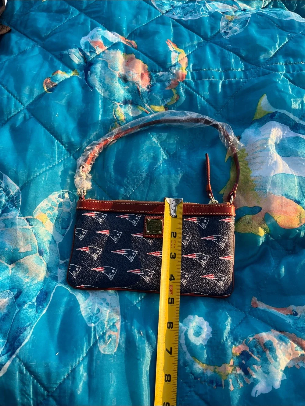 Dooney & Bourke compact dooney